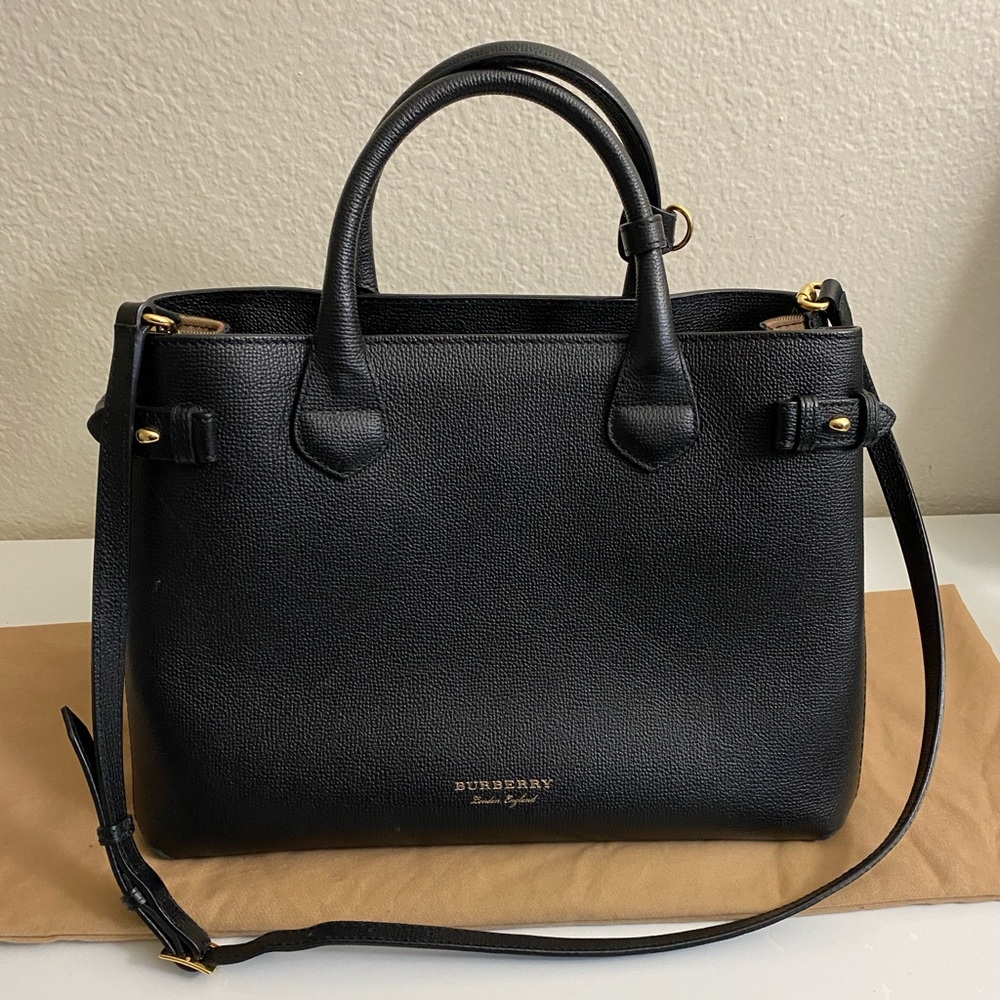 Burberry Medium Banner House Check Derby Leather Tote w/ Strap – Black RT 73504